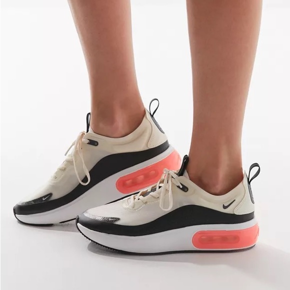 Nike Shoes - EUC Nike Air Max Dia SE Pale Ivory and Black Black Sneakers Size 6
